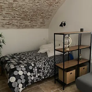 Studio Avec Belle Voûte En Pierre Cahors
